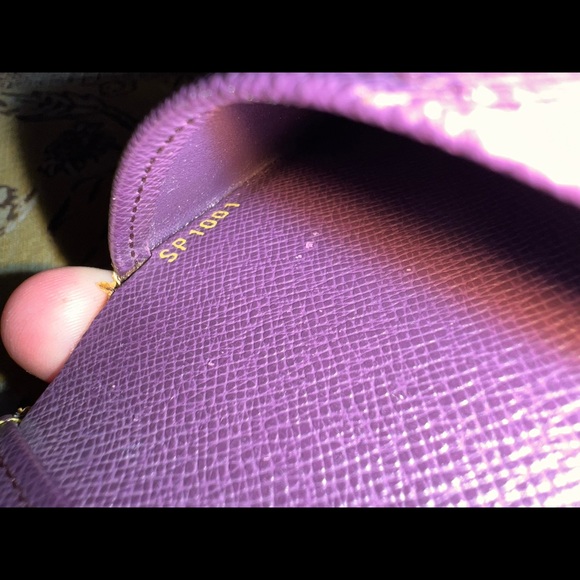 Louivitton EPI Compact wallet - Picture 7 of 8